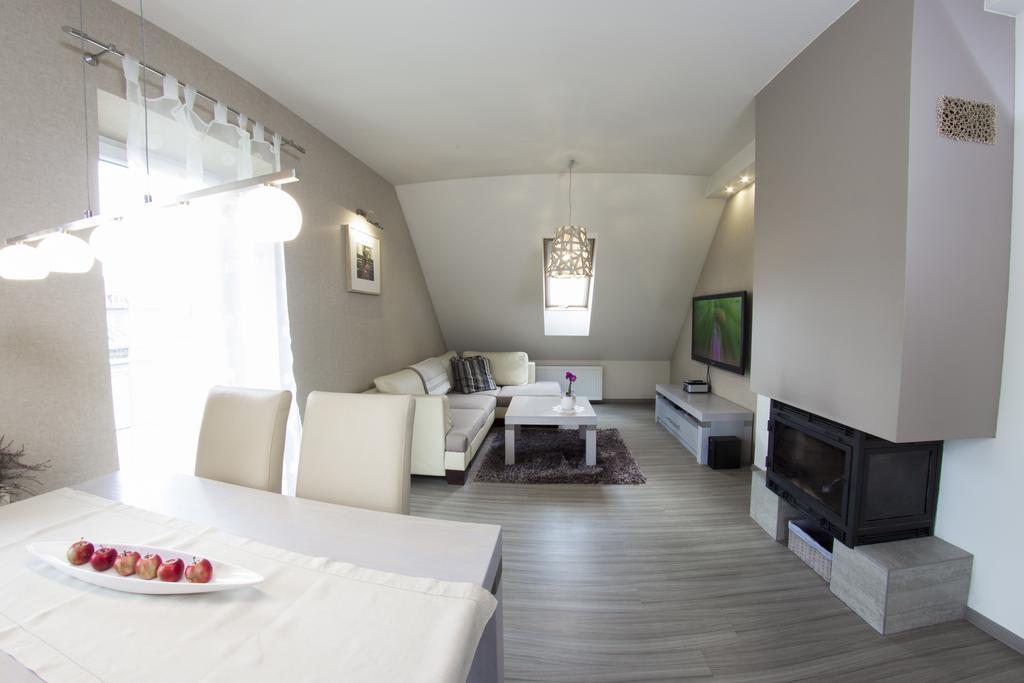 Modern Apartment Oświęcim Szoba fotó