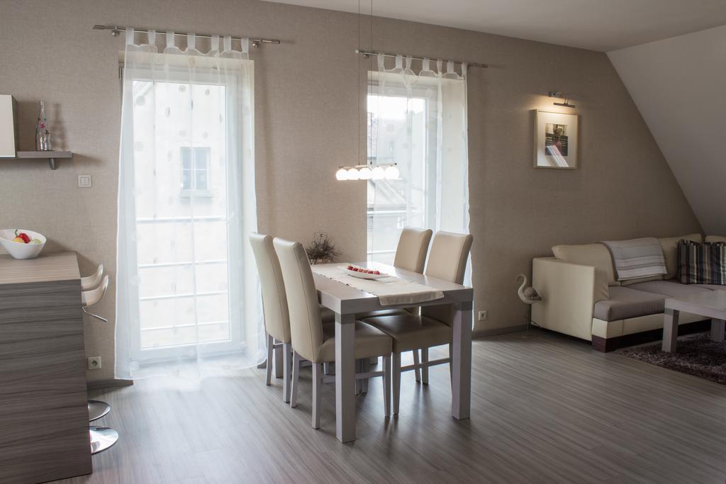 Modern Apartment Oświęcim Szoba fotó