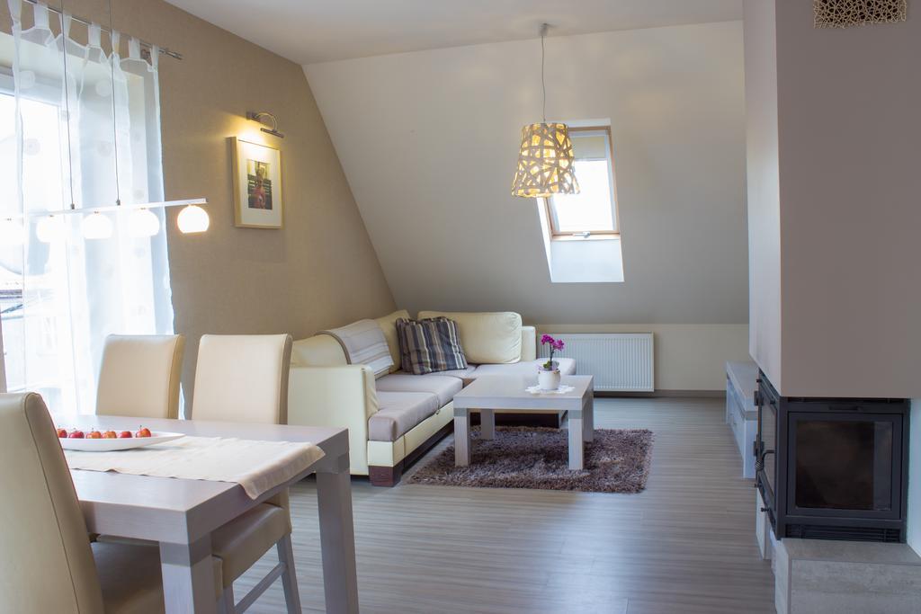 Modern Apartment Oświęcim Szoba fotó