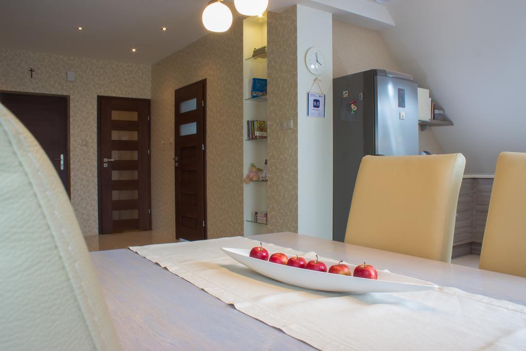 Modern Apartment Oświęcim Szoba fotó