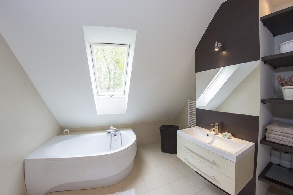 Modern Apartment Oświęcim Szoba fotó